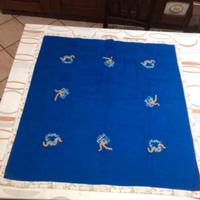 tovaglietta da te quadrata in damasco con ricami