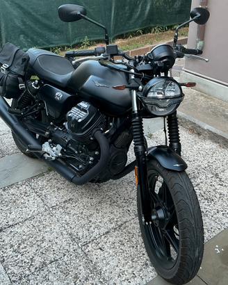Moto Guzzi V73 Stone 2023