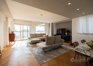 Attico / Mansarda di 214 m² con 4 locali e box aut