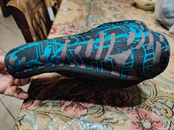 Copri sellino e sellino per bici 