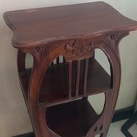 Mobiletto stile liberty