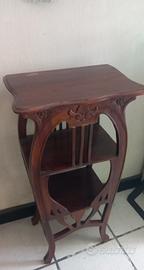 Mobiletto stile liberty