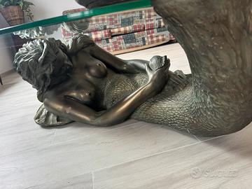 Tavolino da soggiorno con sirena