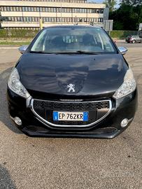 Peugeot 208 - 2012