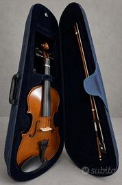 Trittico di violini, arredo / strumenti