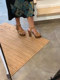 Sandali Guess in suede (vera pelle)