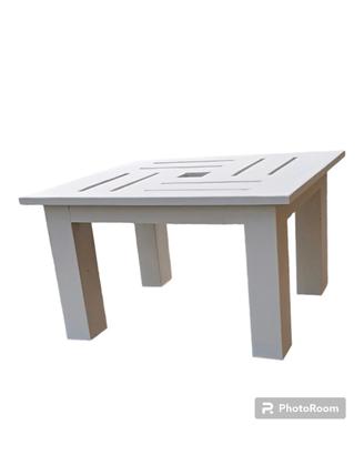 tavolo da giardino o piscina  artigianale 