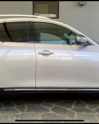 Infiniti QX70S 3.7 gpl