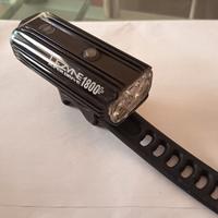 Faro lezyne super drive 1800 per bici