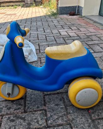 triciclo a spinta per bambini Vespa Chicco