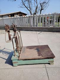 Bilancia basculante antica