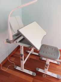 Scrivania inclinabile e regolabile per bambini