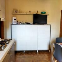 Cucina completa con tavolo allungabile e 6 sedie