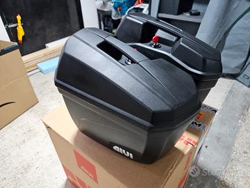 Coppia valigie laterali GIVI E22N