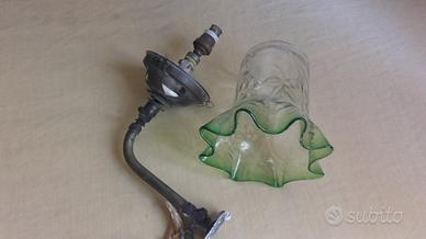 Lampada da parete primo '900 in ottone e vetro