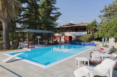 Villa di 201 m² con più di 5 locali a Chiaramonte 