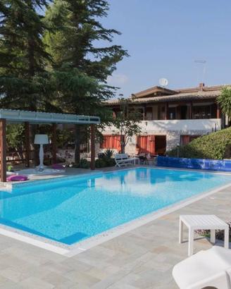Villa di 201 m² con più di 5 locali a Chiaramonte 