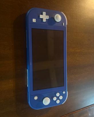 Nintendo switch lite con due giochi