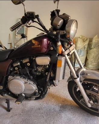 Honda VF 750 custom