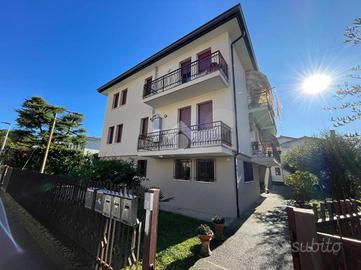 Trilocale arredato parzialmente con garage