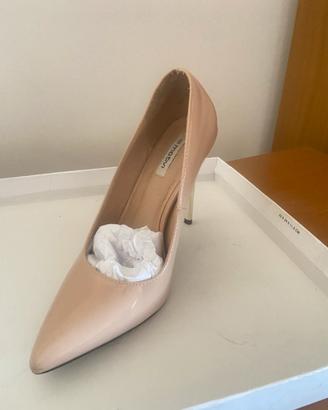 Scarpa con tacco a spillo