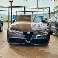 Alfa giulia  2.2cc cv210 anno 2017