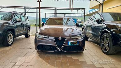 Alfa giulia  2.2cc cv210 anno 2017