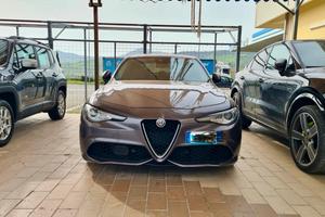 Alfa giulia  2.2cc cv210 anno 2017