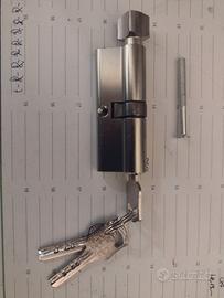 Cilindro universale con tre chiavi nuovo