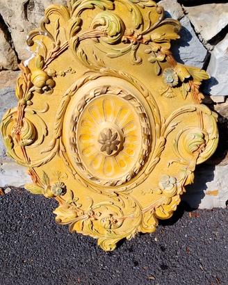 Antico Rosone Ovale in Gesso Decorato – Barocco