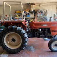 TRATTORE AGRICOLO FIAT 480-8 CON ATTREZZATURA