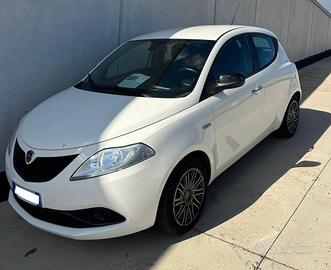 Lancia Ypsilon 1.2 69 CV 5 porte Gold