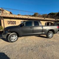 Toyota Land Cruiser tundra V8 GPL