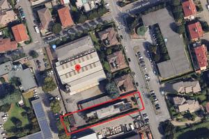 Immobile di 1098 m² con 5 locali a Desio