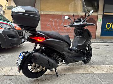 Scooter Beverly Total Black 300