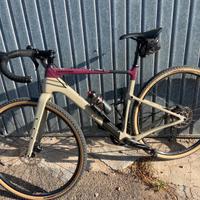 Cannondale bici gravel Topstone 3 carbon