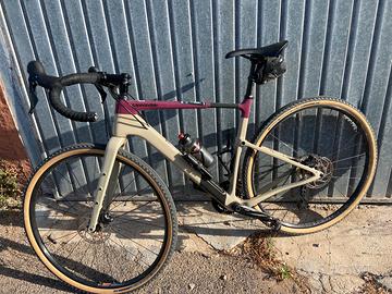 Cannondale bici gravel Topstone 3 carbon