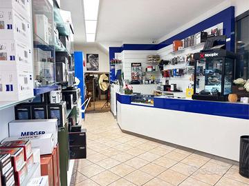 NEGOZIO IN CENTRO STORICO