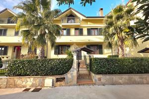 VILLA A SCHIERA A DURAZZANO