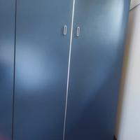 Armadio laccato blu