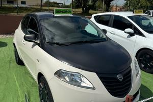 Lancia Ypsilon 1.2 69 CV 5 porte S Momodesign