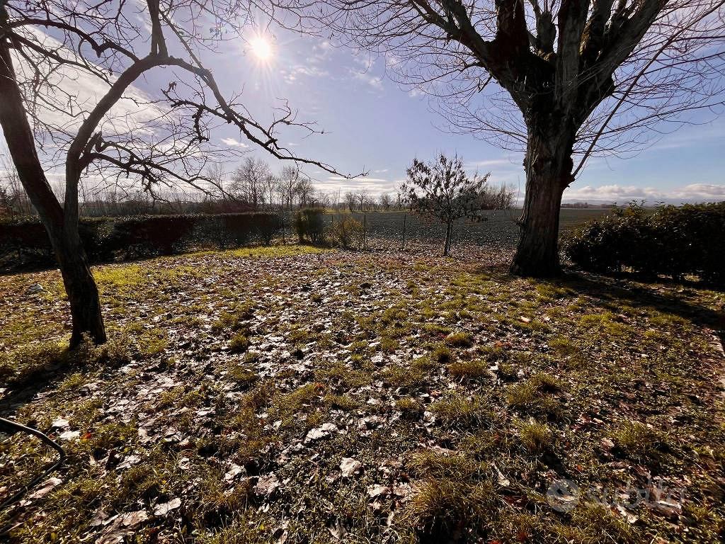 Villa di 179 m² con 5 locali e box auto a Castel G