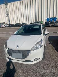 Peugeot 208 1.4 allure HDi diesel