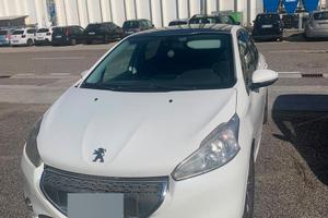 Peugeot 208 1.4 allure HDi diesel