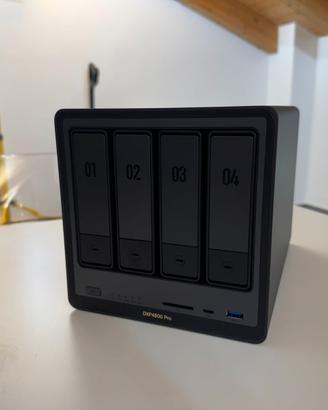 UGREEN NASync DXP4800 Pro NAS 4 vani NUOVO