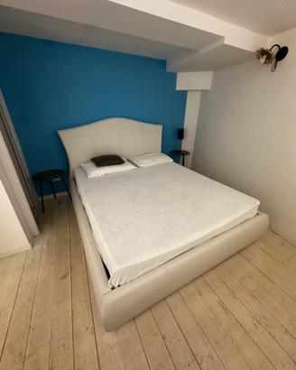 letto matrimoniale con cassettone