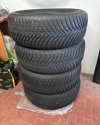 Gomme invernali Nokian 235 60 R18 come nuove!