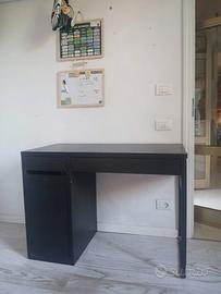 Ikea scrivania