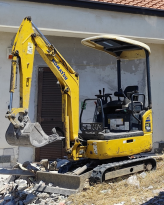 Komatsu pc16r