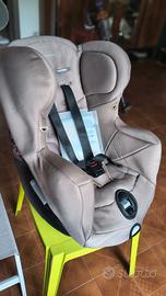 Seggiolino auto iseos